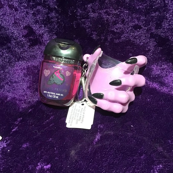 BBW HALLOWEEN WITCHES HAND AND REFILL - Picture 1 of 3
